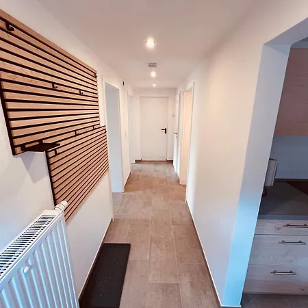 Ferienwohnung/monteurwohnung Souterrain, Neu Renoviert Apartment